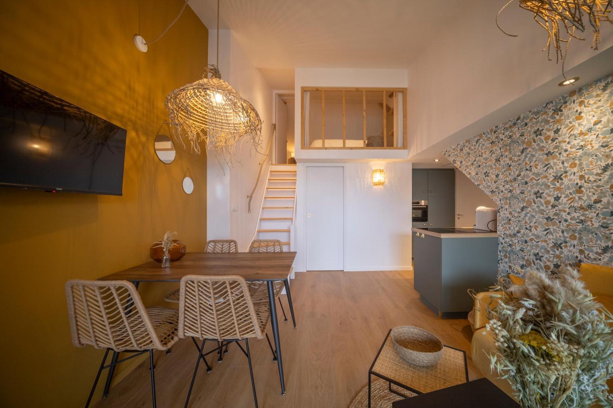 Apartment & 